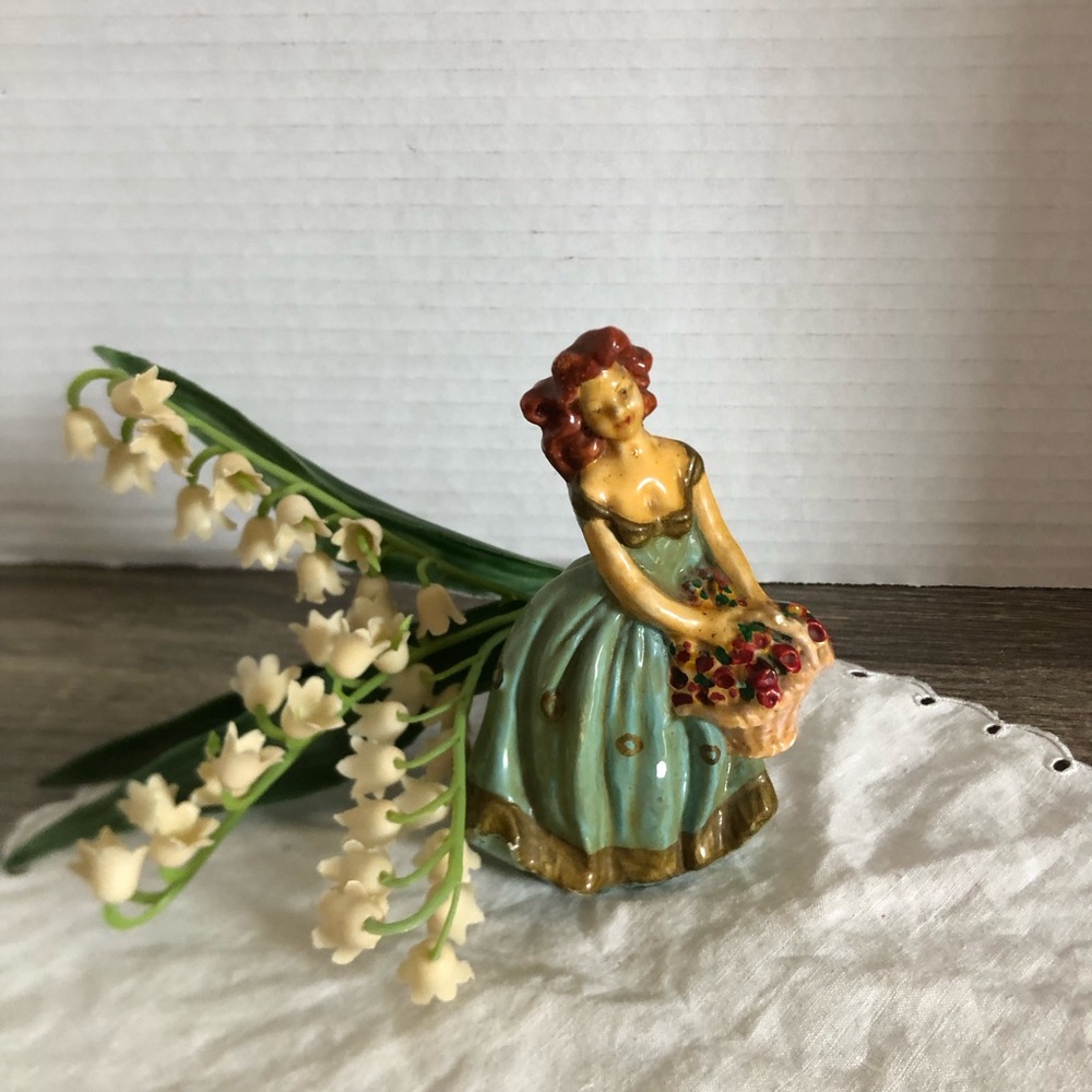 Vtg Chalkware Miniature Lady with Flowers